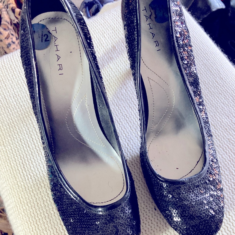 Black Sequin Tahari Pumps, size 7.5